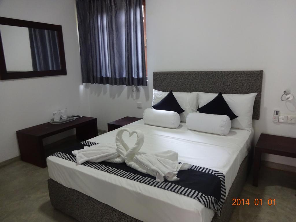 קנדי Aaranya Residence מראה חיצוני תמונה