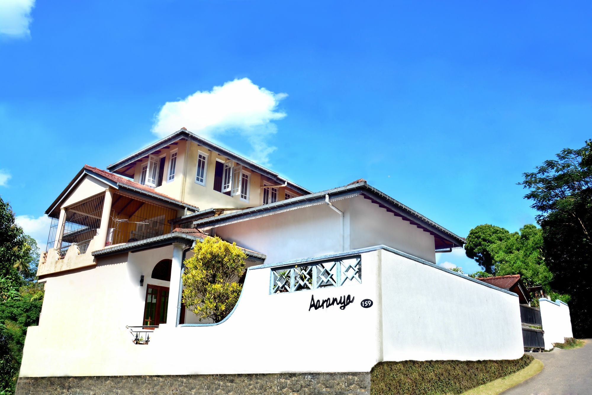קנדי Aaranya Residence מראה חיצוני תמונה